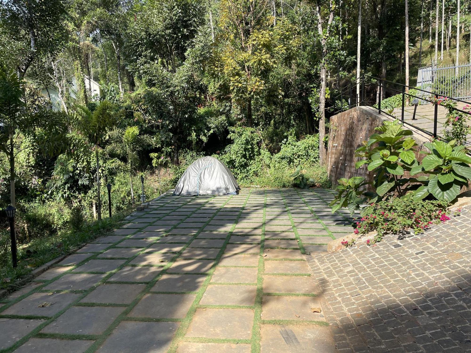 Wetlands Wayanad Pool Resort With Natural Waterfalls Padinjarathara Luaran gambar